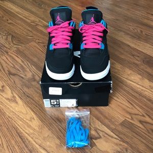 Air Jordan Retro 4 ‘Black Vivid Pink’ 2012